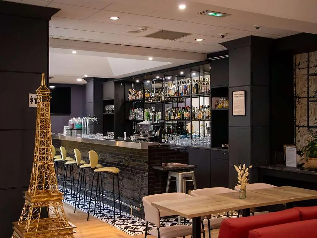 Hotel Mercure Centre Tour Eiffel 4*