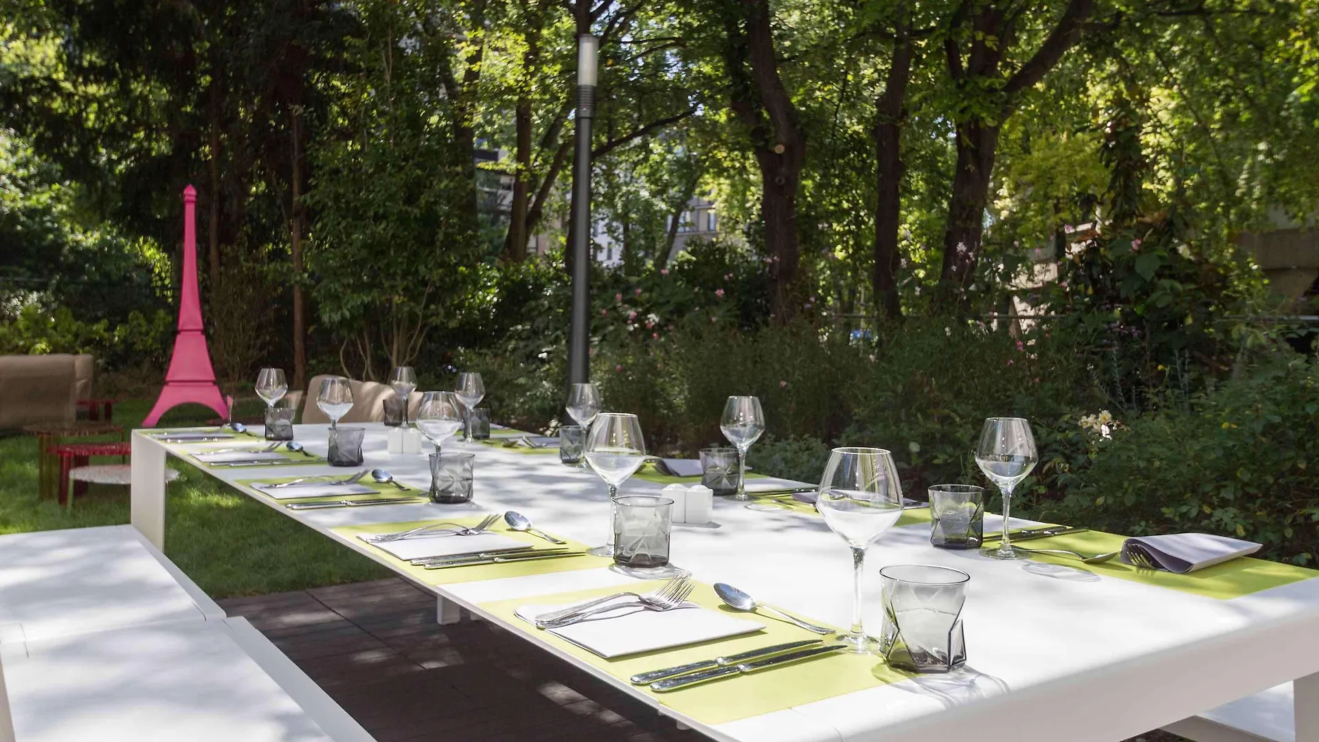 Mercure Centre Tour Eiffel Hotel 4*