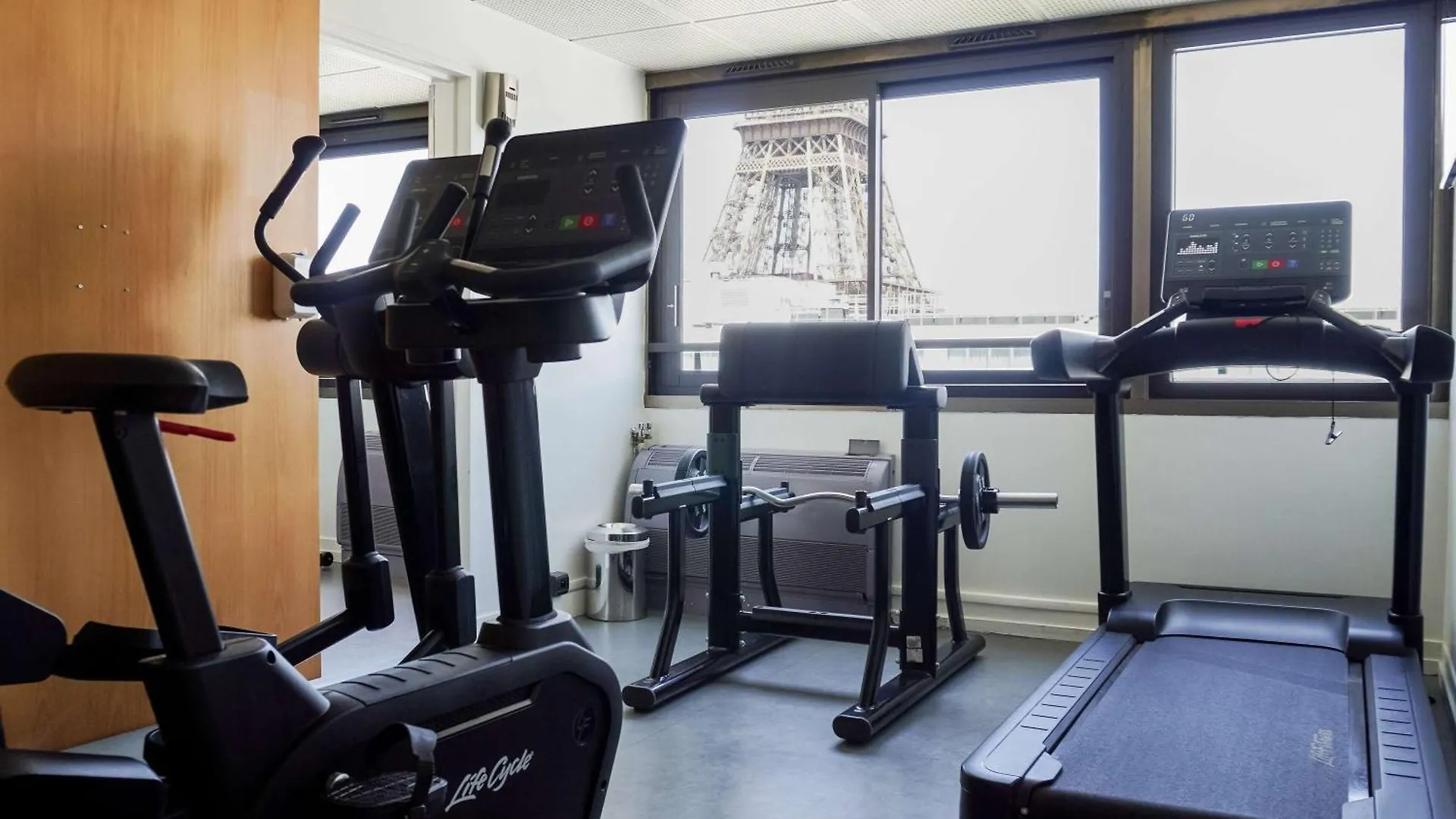 Hotel Mercure Centre Tour Eiffel 4*